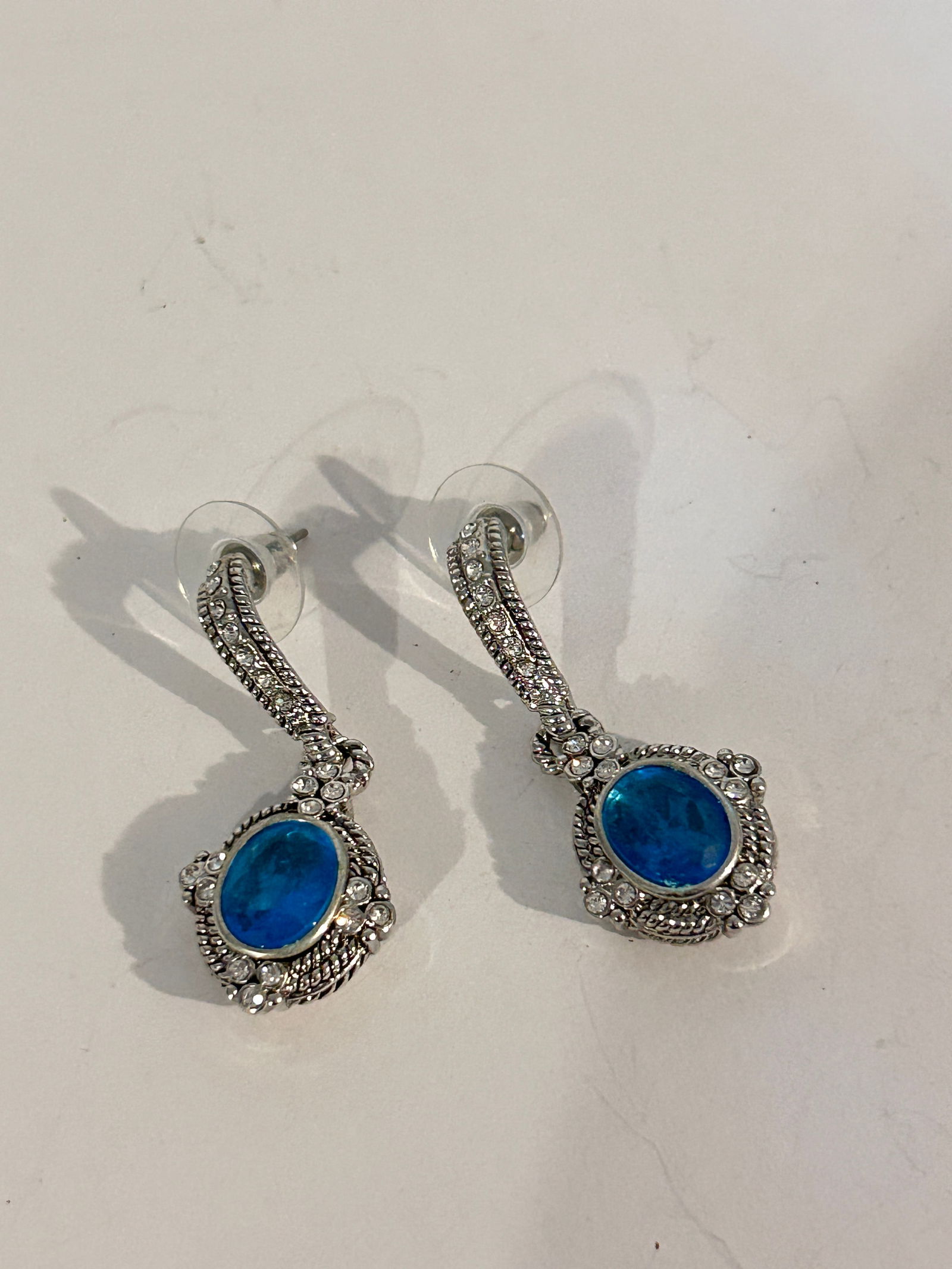 Vintage silver tone rhinestone blue Pierced  Earrings (1 of 4)