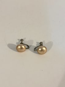 Vintage pearl screw on Earrings