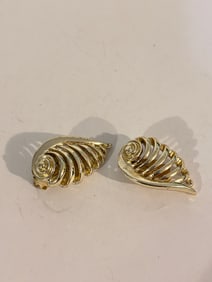 Vintage Lisner silver tone Earrings