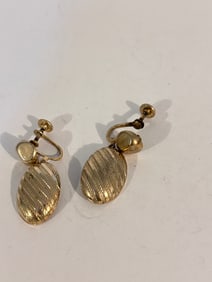 Vintage gold tone Earrings