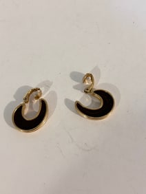 Vintage gold tone enamel Earrings