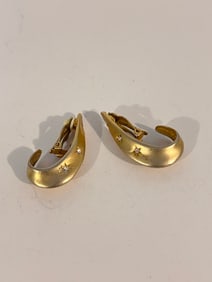 Vintage gold tone clip on Earrings