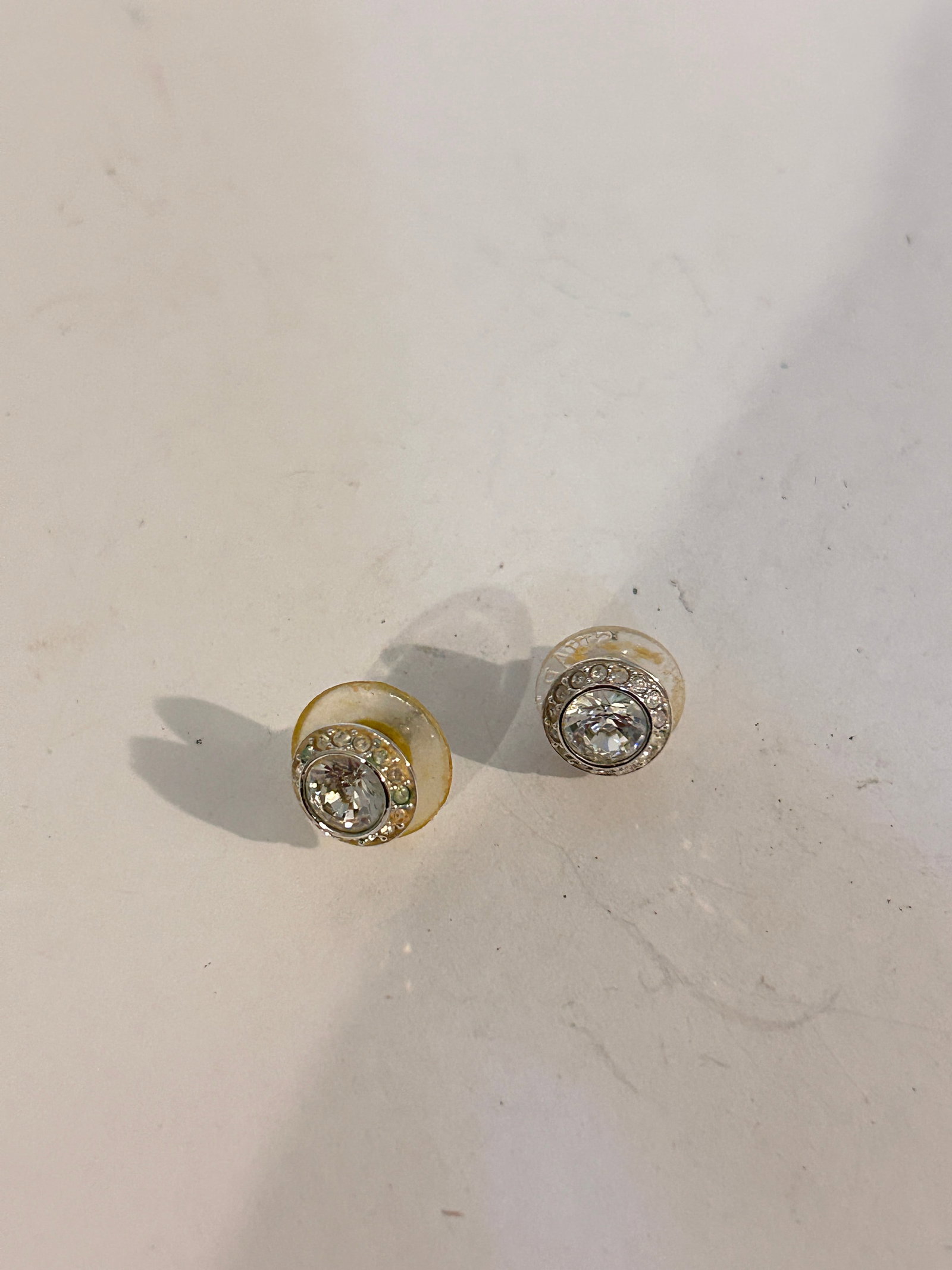 Vintage Swarovski Crystal Earrings: Vintage Swarovski Crystal Earrings Please view all photos as they are part of the description and condition of this Item, Feel free to contact me with questions or picture requests! Used Item AS IS