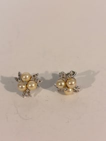 Vintage rhinestone pearl Earrings
