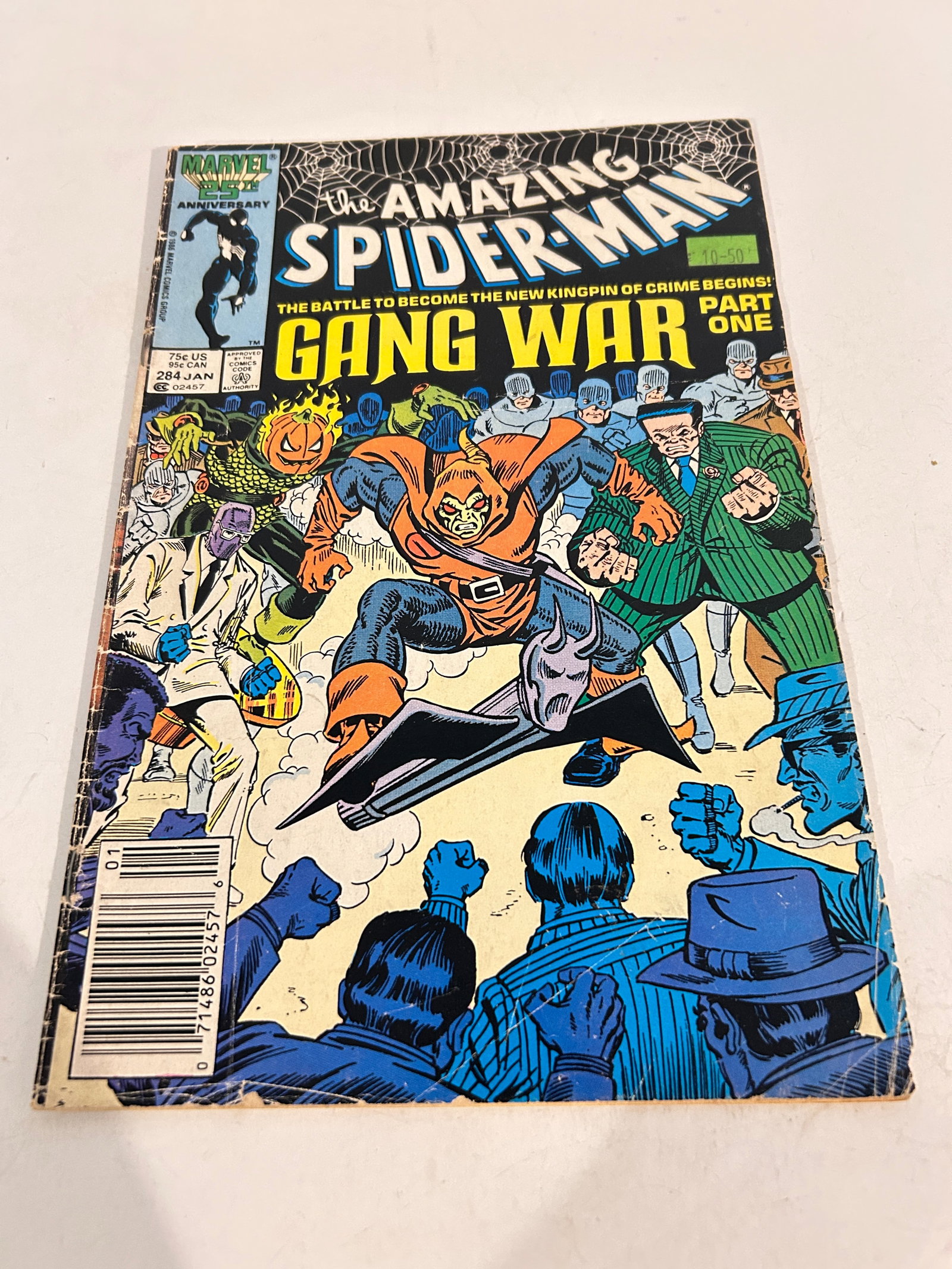 Vintage Comic Book Amazing Spider-Man # 284: Vintage Comic Book Amazing Spider-Man # 284 Please view all photos as they are part of the description and condition of this Item, Feel free to contact me with questions or picture requests! Used Item