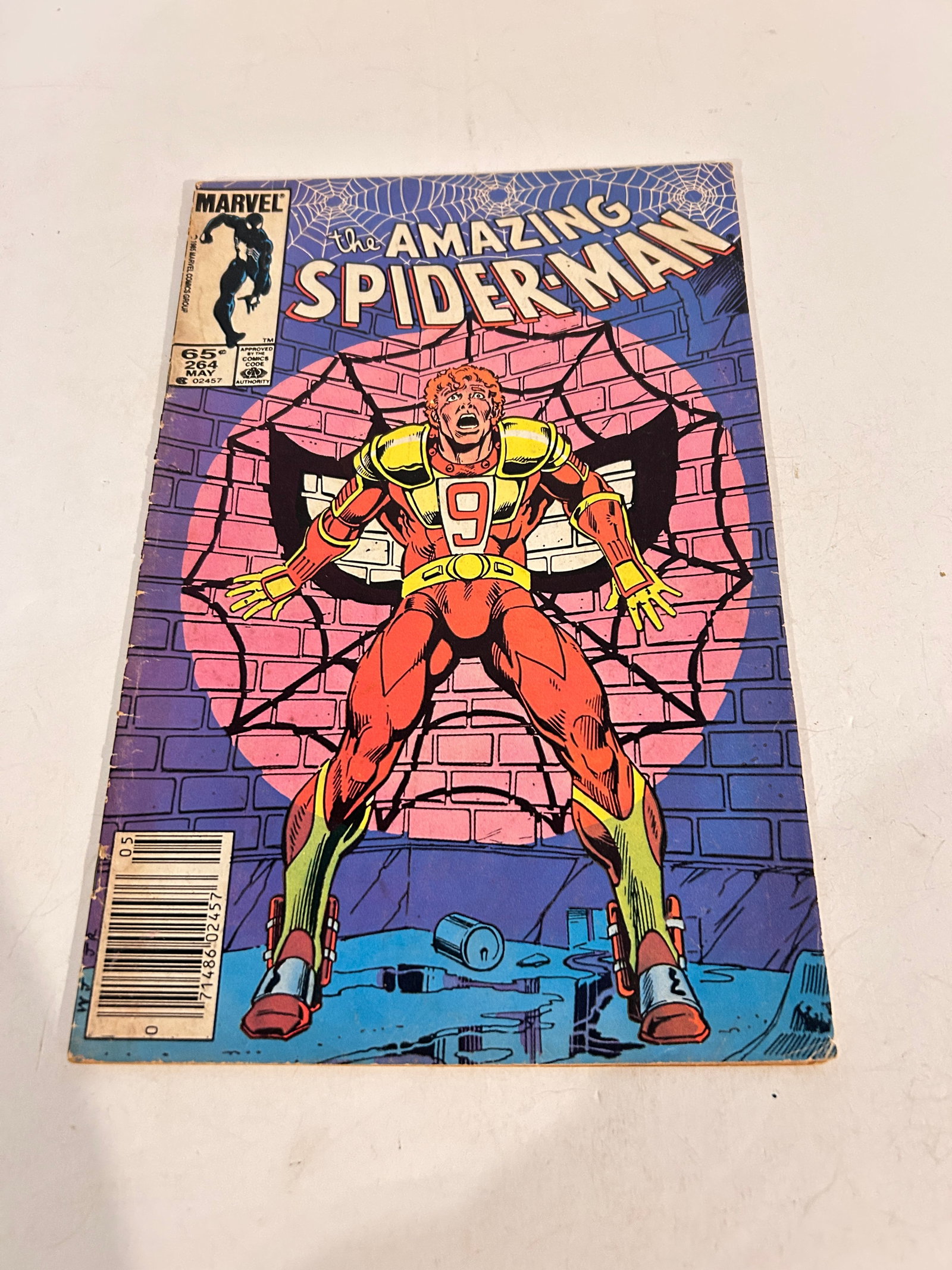 Vintage Comic Book Amazing Spider-Man # 264: Vintage Comic Book Amazing Spider-Man # 264 Please view all photos as they are part of the description and condition of this Item, Feel free to contact me with questions or picture requests! Used Item