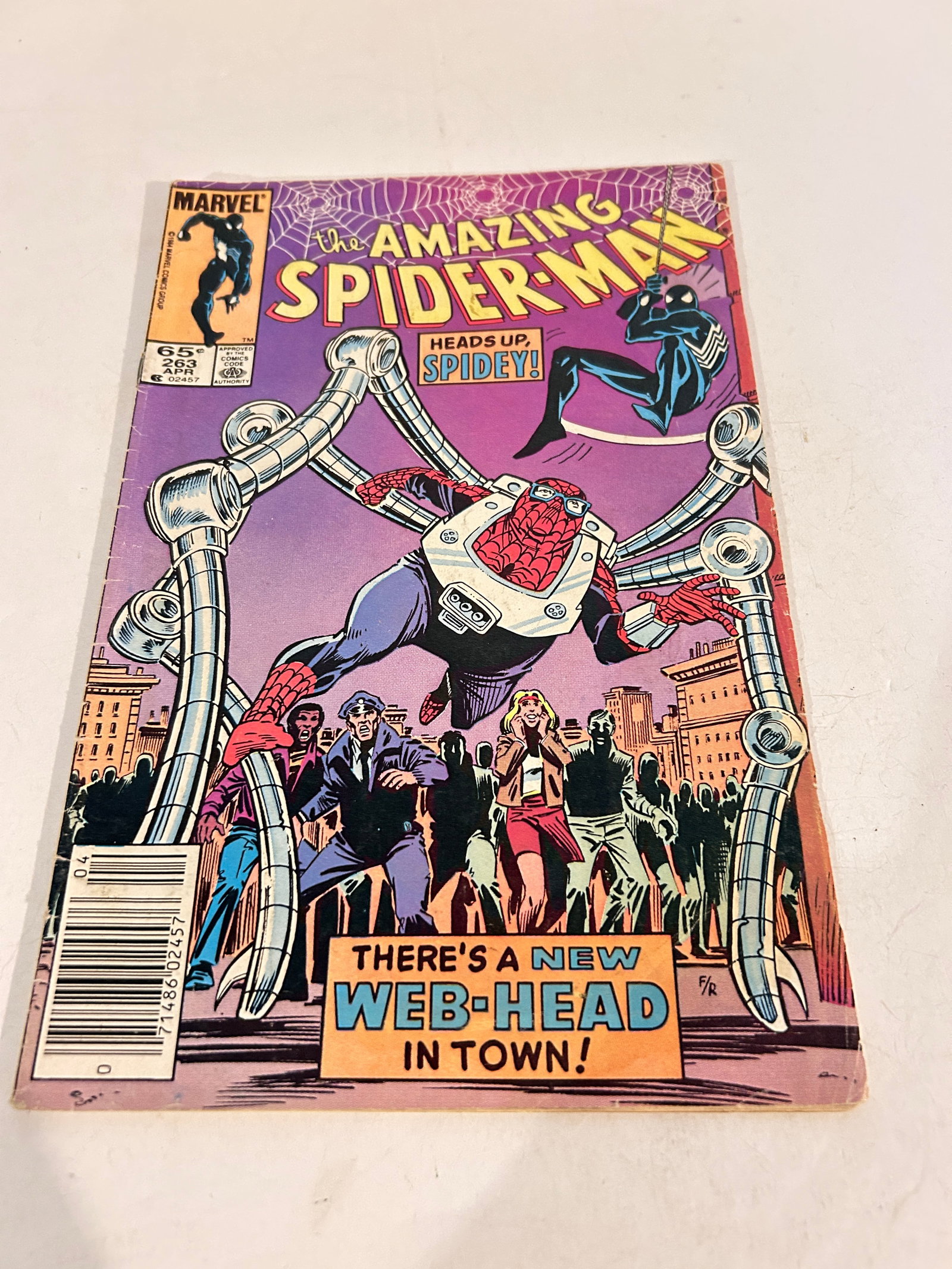 Vintage Comic Book Amazing Spider-Man # 263: Vintage Comic Book Amazing Spider-Man # 263 Please view all photos as they are part of the description and condition of this Item, Feel free to contact me with questions or picture requests! Used Item