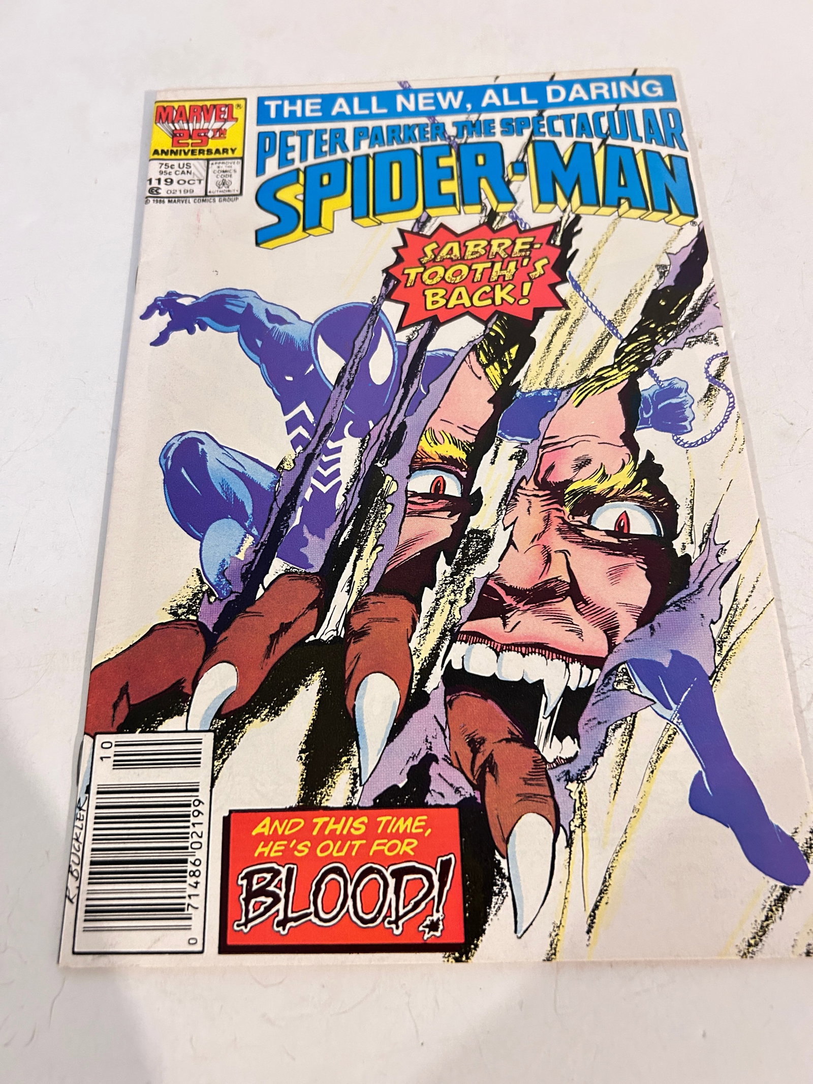Vintage Comic Book Spectacular Spider-Man # 119: Vintage Comic Book Spectacular Spider-Man # 119 Please view all photos as they are part of the description and condition of this Item, Feel free to contact me with questions or picture requests! Used 