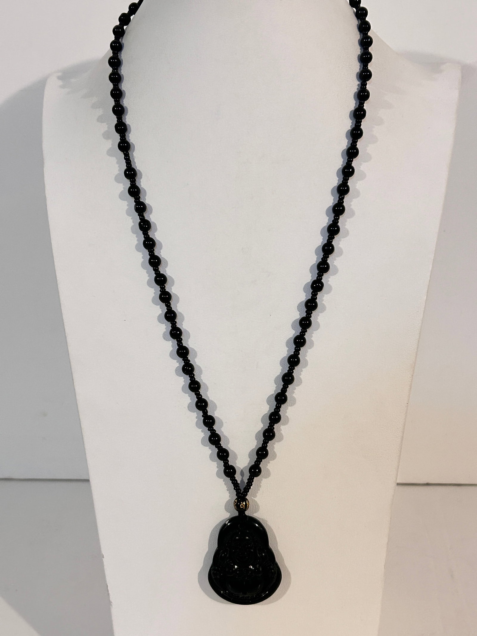 Vintage onyx bead black Budda pendant Necklace sz 26" has a small pc missing at the top: Vintage onyx bead black Budda pendant Necklace sz 26" has a small pc missing at the top Please view all photos as they are part of the description and condition of this Item, Feel free to contact me w