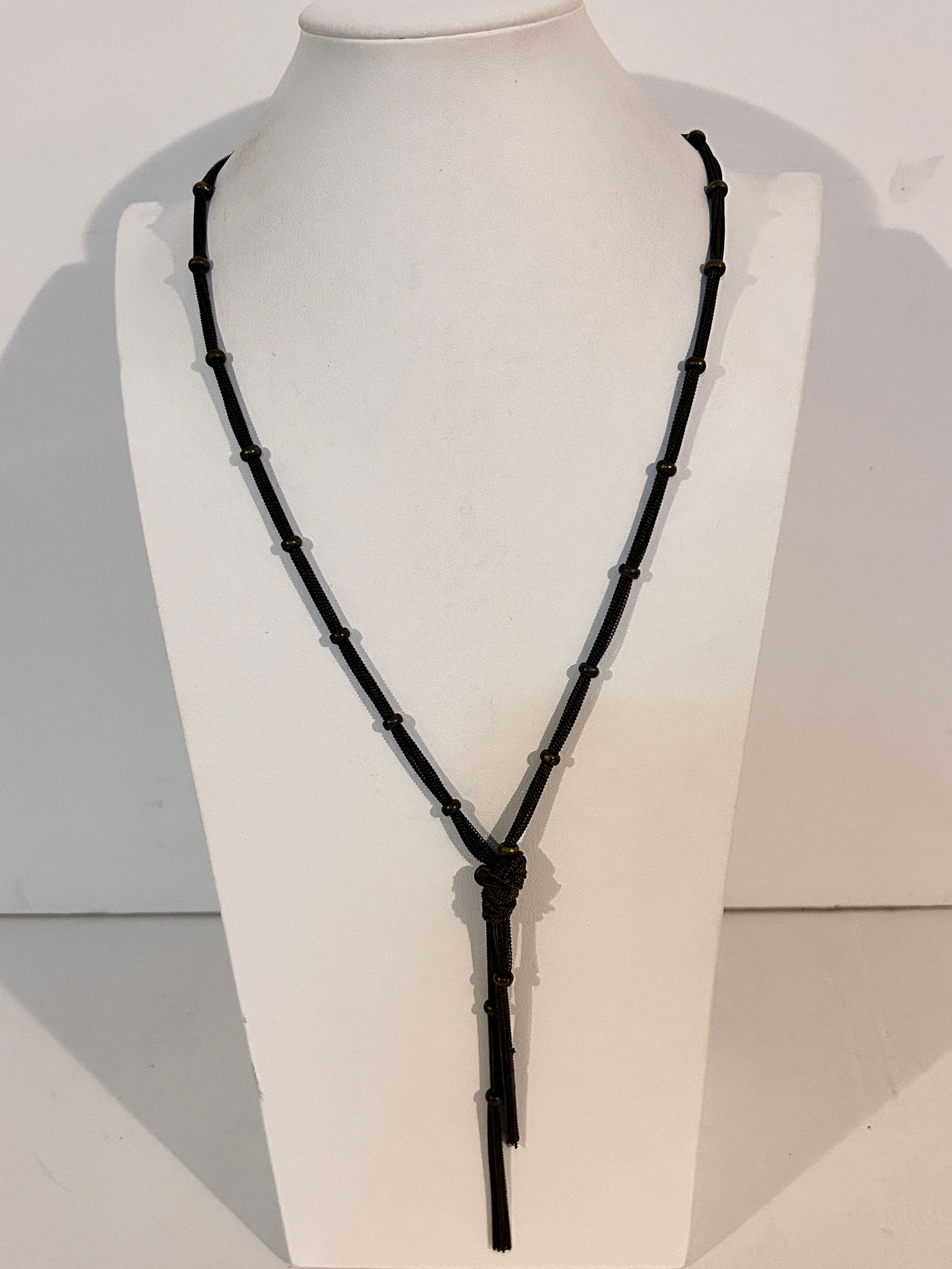 Vintage copper mesh Necklace sz 28": Vintage copper mesh Necklace sz 28" Please view all photos as they are part of the description and condition of this Item, Feel free to contact me with questions or picture requests! Used Item AS IS