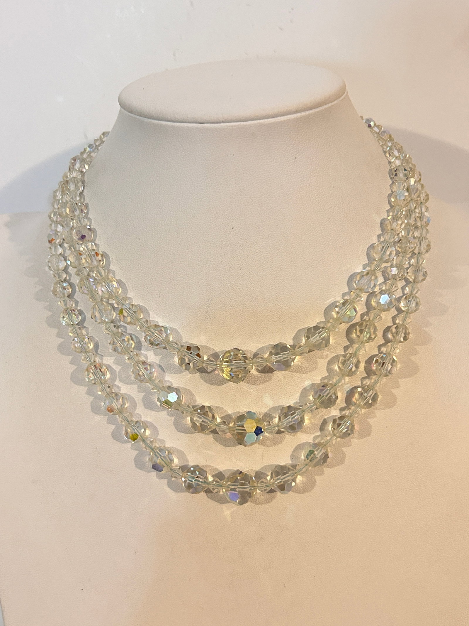 Vintage Japan crystal glass Necklace sz 14": Vintage Japan crystal glass Necklace sz 14" Please view all photos as they are part of the description and condition of this Item, Feel free to contact me with questions or picture requests! Used Item