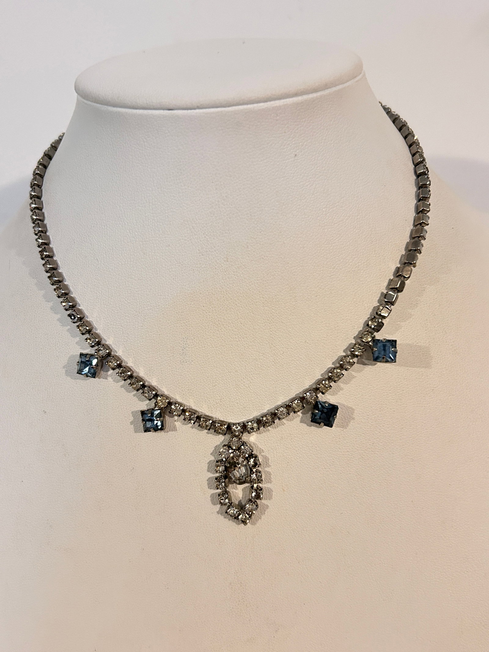 Vintage Blue & Clear Rhinestone choker Necklace sz 14": Vintage Blue & Clear Rhinestone choker Necklace sz 14" Please view all photos as they are part of the description and condition of this Item, Feel free to contact me with questions or picture requests