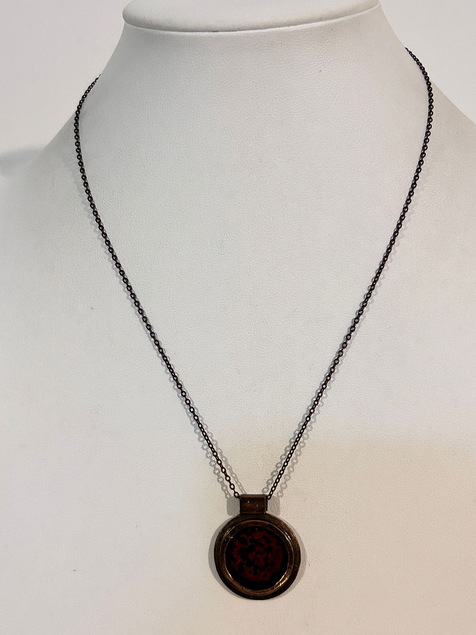 Vintage copper pendant Necklace sz 16": Vintage copper pendant Necklace sz 16" Please view all photos as they are part of the description and condition of this Item, Feel free to contact me with questions or picture requests! Used Item AS I