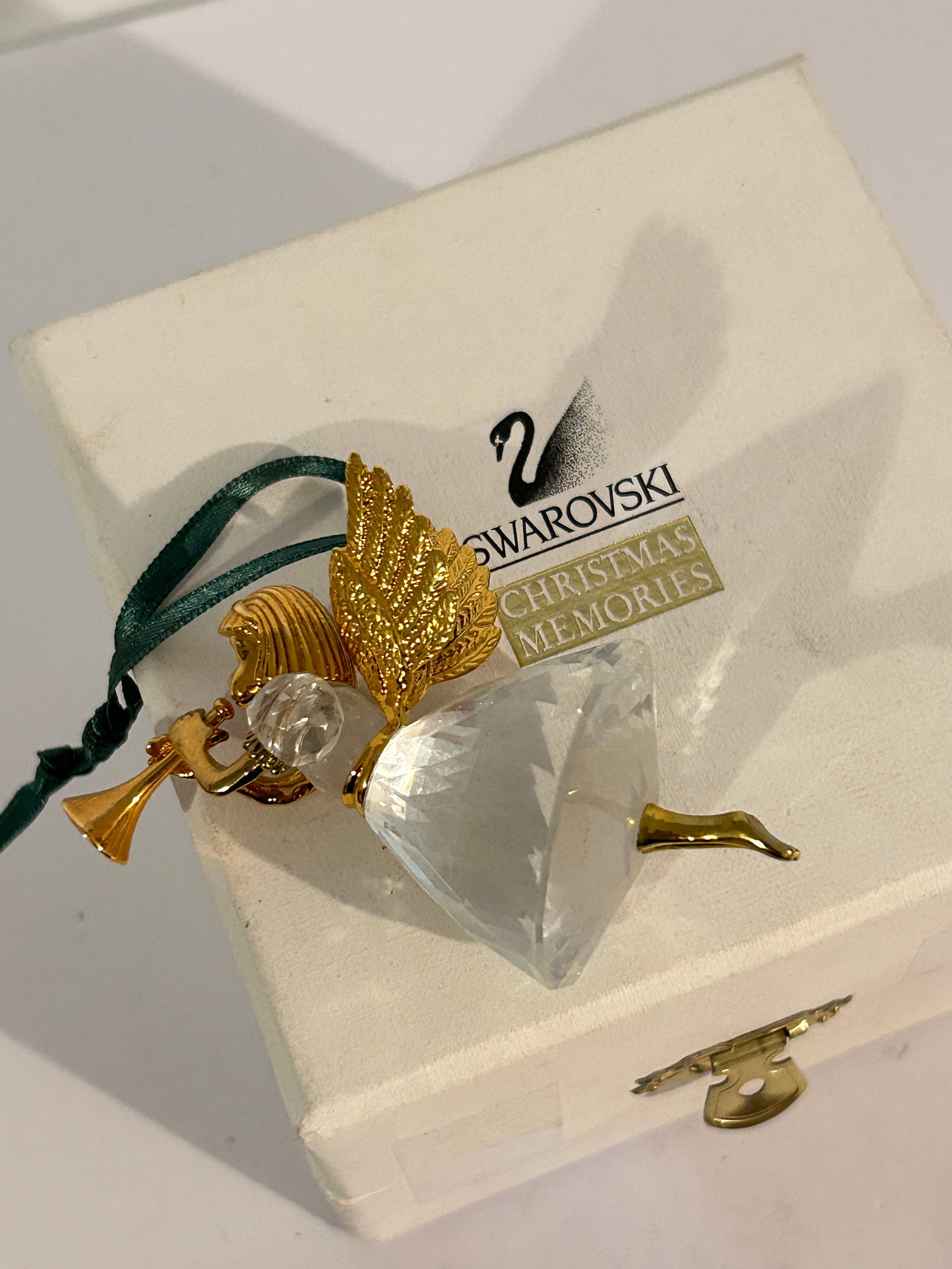 Vintage Swarovski Crystal Angel Brooch: Vintage Swarovski Crystal Angel Brooch Please view all photos as they are part of the description and condition of this Item, Feel free to contact me with questions or picture requests! Used Item AS I