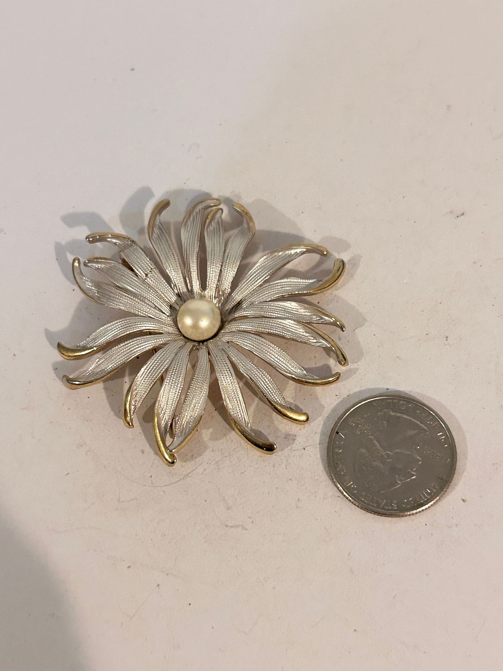 Vintage Kramer high end flower Brooch (1 of 5)