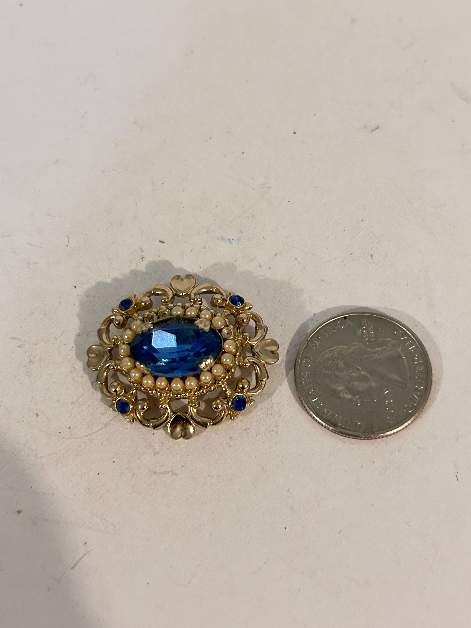 Vintage blue coro Brooch: Vintage blue coro Brooch Please view all photos as they are part of the description and condition of this Item, Feel free to contact me with questions or picture requests! Used Item AS IS