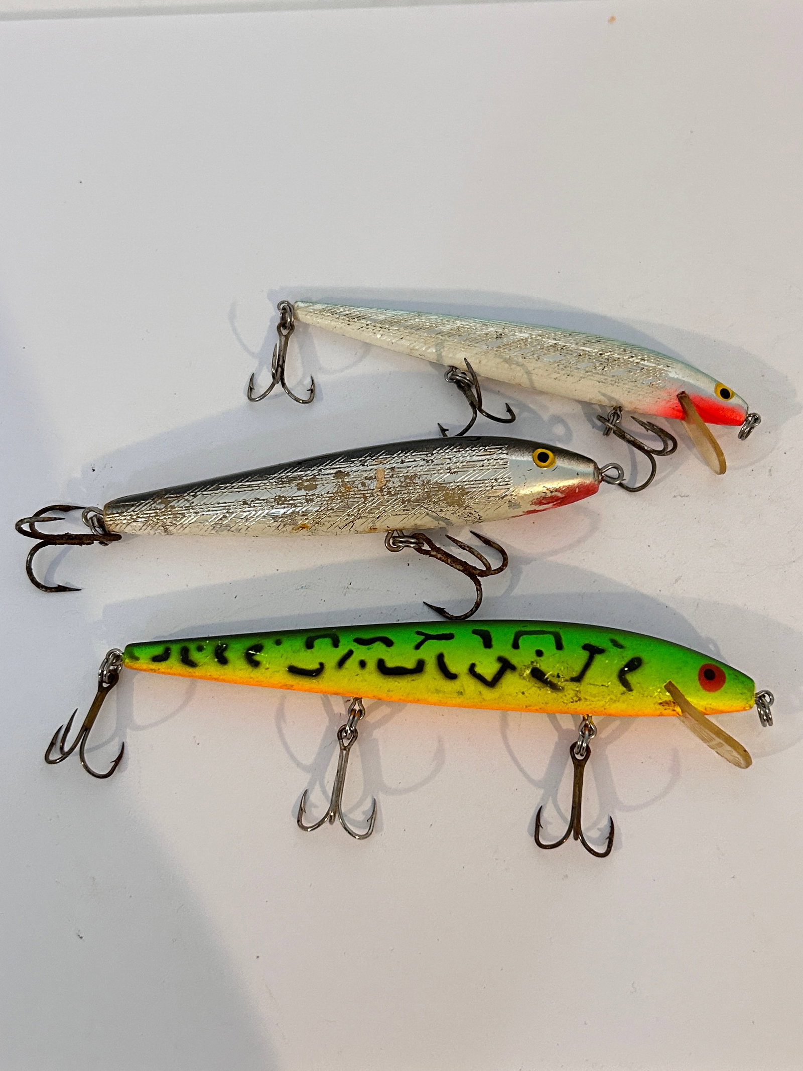 Vintage lot of 3 old fishing lures: Vintage lot of 3 old fishing lures Please view all photos as they are part of the description and condition of this Item, Feel free to contact me with questions or picture requests! Used Item AS IS