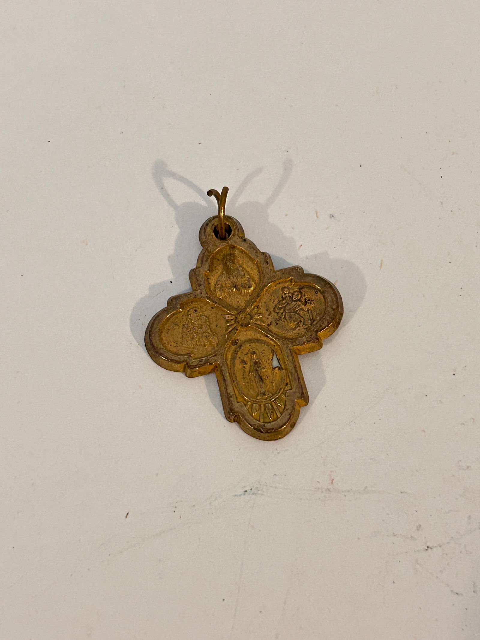 vintage gold tone catholic cross pendant (1 of 4)