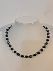 Vintage Hematite/black beaded Necklace 17"