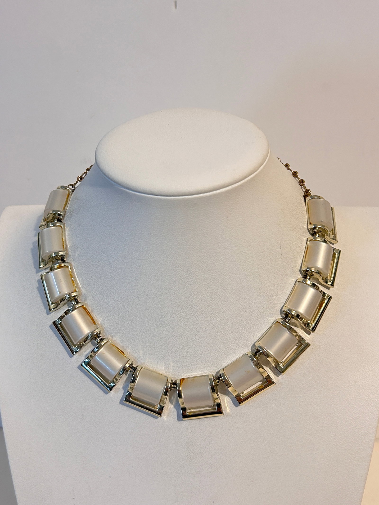 Vintage pearl Acrylic choker Necklace 11": Vintage pearl Acrylic choker Necklace 11" Please view all photos as they are part of the description and condition of this Item, Feel free to contact me with questions or picture requests! Used Item A