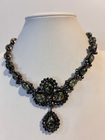 Vintage SNK rhinestone elegant Necklace 14"