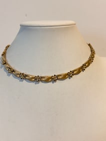 Vintage Trifari gold tone choker Necklace 12"
