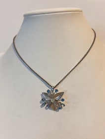 Vintage Krementz floral pendant Necklace 13"