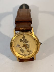 Vintage Lorus quartz working mickey mouse Watch V811-1400