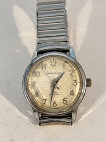Vintage Caravelle mech working Watch M9 scratches & cracked