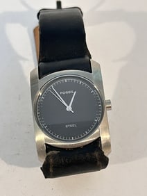 Vintage Fossil Arkitekt Steel quartz working black Watch needs band