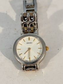 Vintage seiko quartz working Watch 1E09