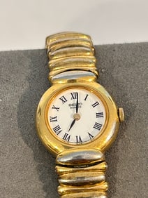 Vintage seiko quartz ladies working Watch 0179