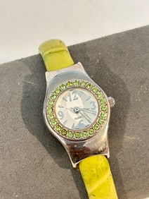Vintage green quartz working bracelet hinged Watch