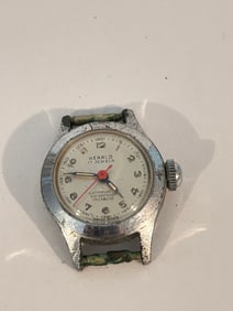 Vintage Herald mech 17 jewels working Watch needs band