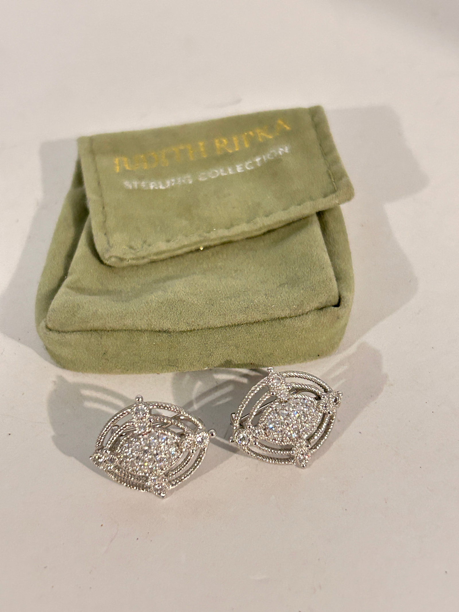 Vintage Sterling Silver Judith Ripka Earrings: Vintage Sterling Silver Judith Ripka Earrings Please view all photos as they are part of the description and condition of this Item, Feel free to contact me with questions or picture requests! Used It