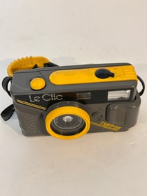 Vintage Camera Le Clic Tuff 35 mm Film 5.6/38mm All Weather Working