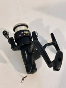 Vintage Red Wolf RW 200S2R Fishing Reel