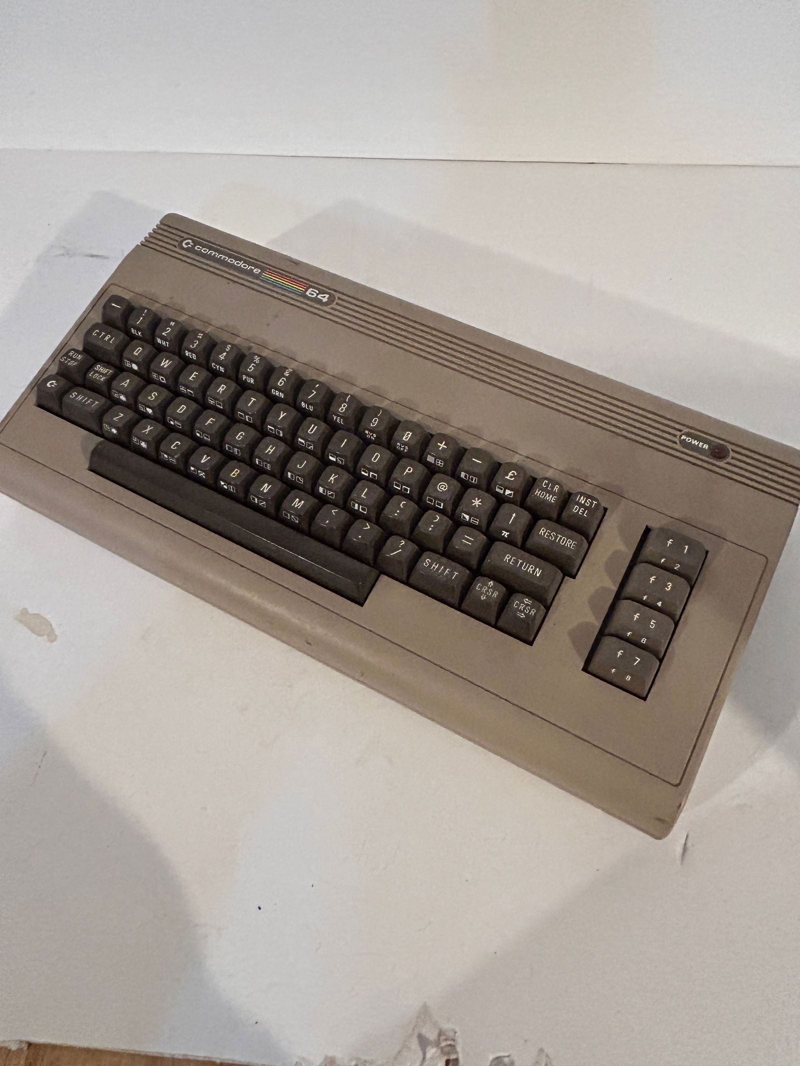 Working commodore 64 computer (1 of 6)