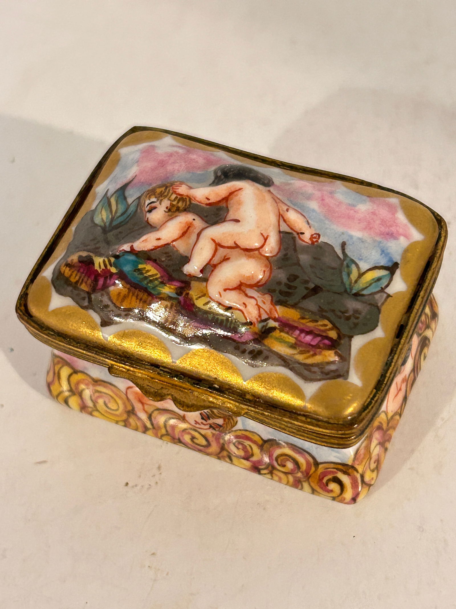 Vintage Small ceramic pill Trinket Box (1 of 6)