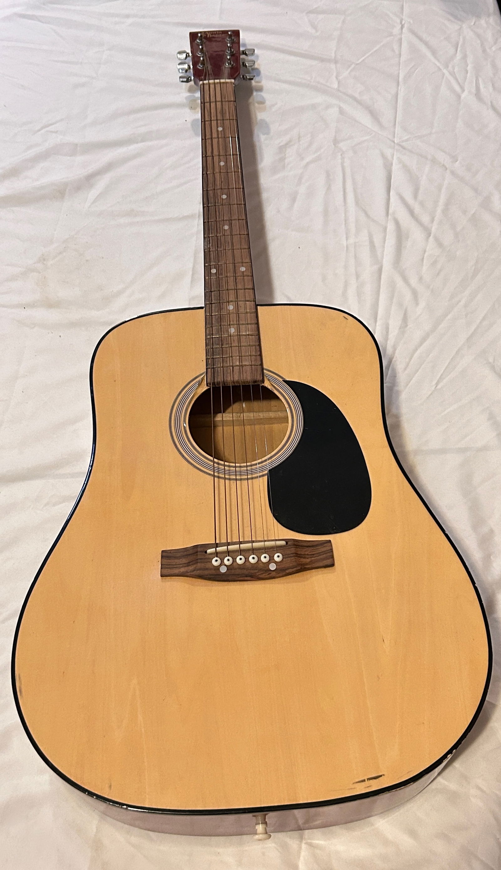 Austin Bazaar Acoustic Guitar great shape !!! With cover: Austin Bazaar Acoustic Guitar great shape !!! With cover Please view all photos as they are part of the description and condition of this Item, Feel free to contact me with questions or picture reques