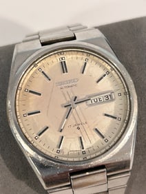 Vintage Seiko Automatic 17 jewels working Watch 6309 light scratches to crystal