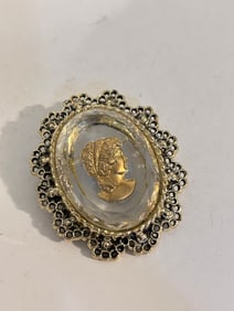 Vintage Cameo filigree Brooch