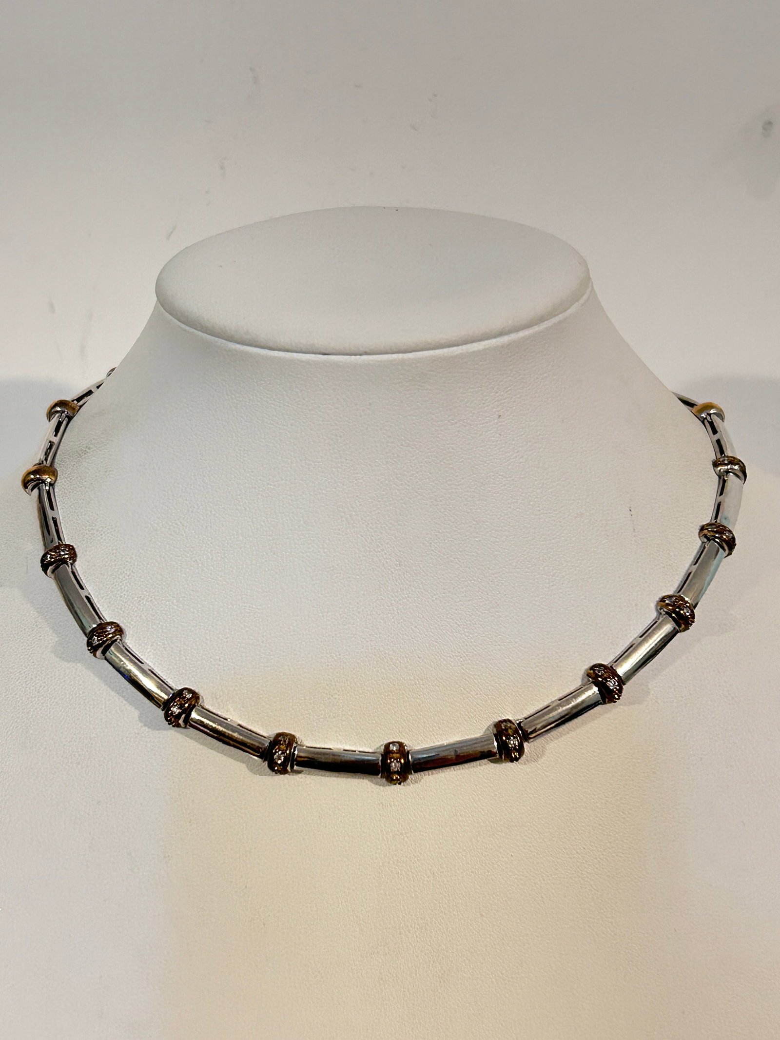 Vintage Sterling Silver CHOKER Necklace 14": Vintage Sterling Silver CHOKER Necklace 14" Please view all photos as they are part of the description and condition of this Item, Feel free to contact me with questions or picture requests! Used Item