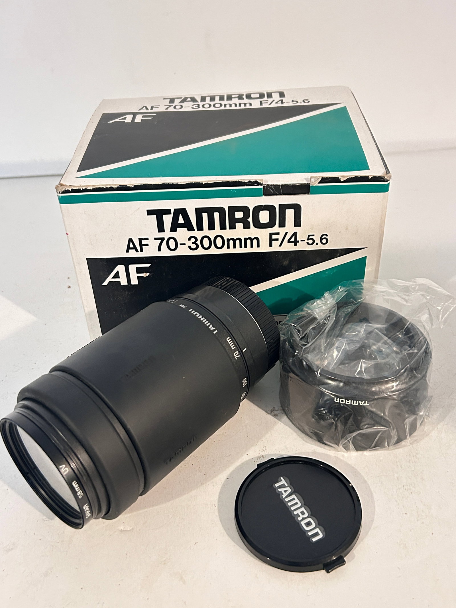 Vintage Tamron AF 70-300mm 1:4-5.6 Lens For Minolta AF: Vintage Tamron AF 70-300mm 1:4-5.6 Lens For Minolta AF Please view all photos as they are part of the description and condition of this Item, Feel free to contact me with questions or picture requests