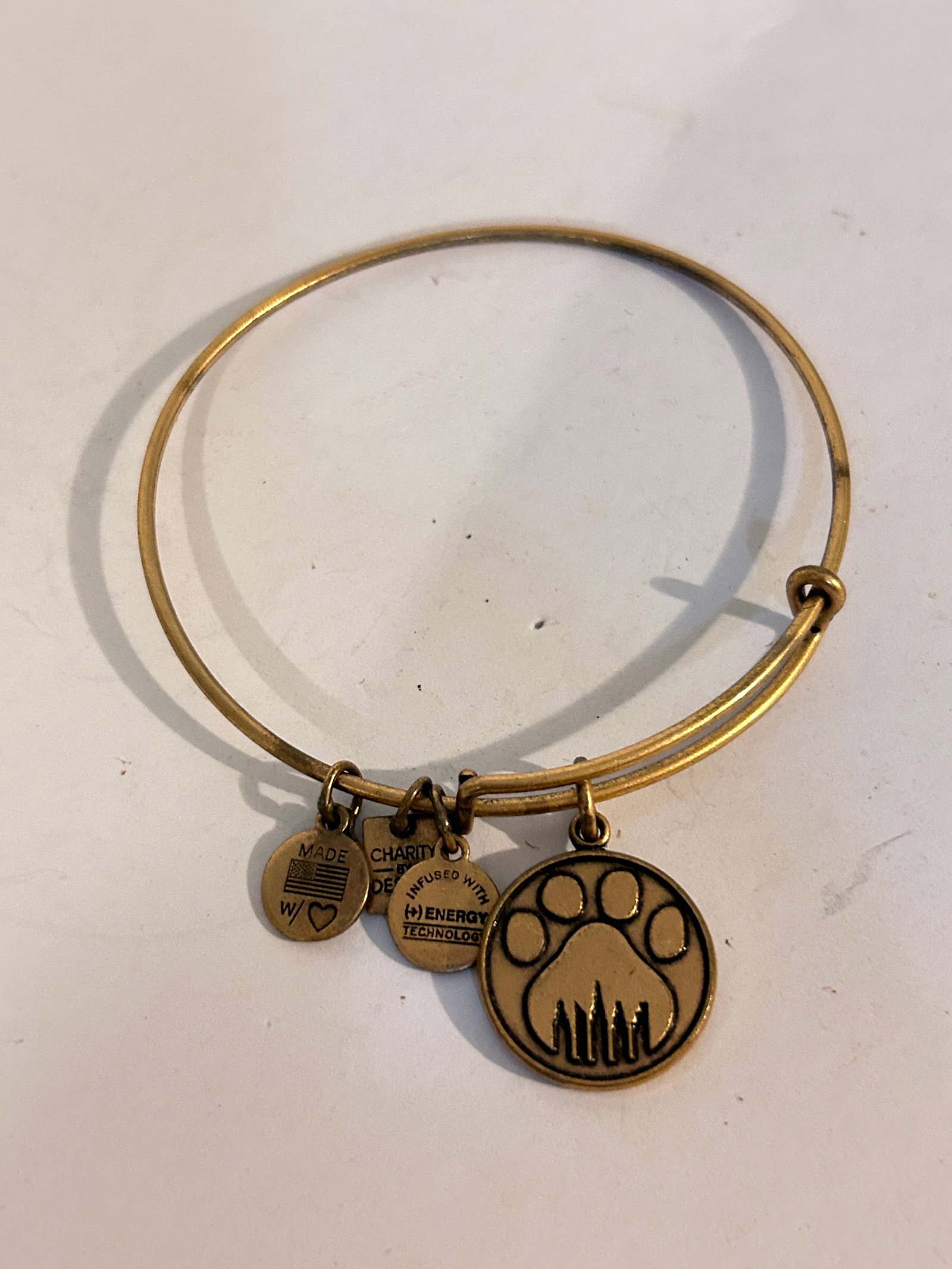 Vintage Alex and Ani Bracelet adjustable: Vintage Alex and Ani Bracelet adjustable Please view all photos as they are part of the description and condition of this Item, Feel free to contact me with questions or picture requests! Used Item AS