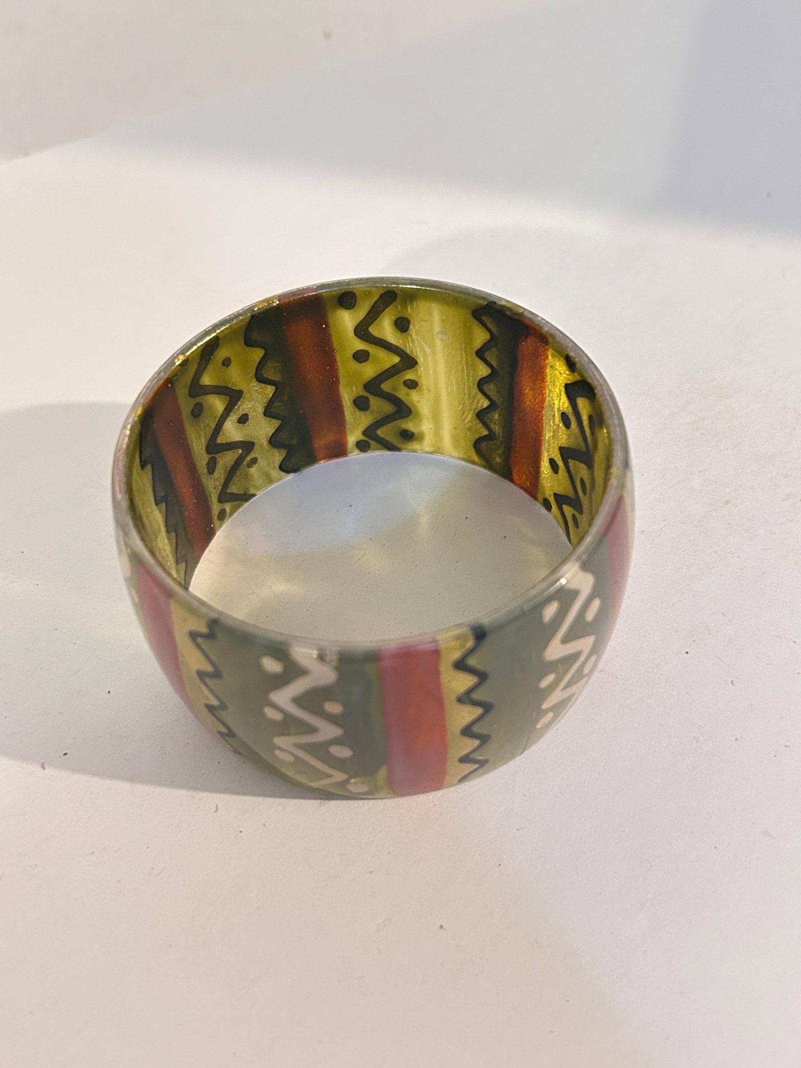 Vintage wide Acrylic Bracelet 8": Vintage wide Acrylic Bracelet 8" Please view all photos as they are part of the description and condition of this Item, Feel free to contact me with questions or picture requests! Used Item AS IS