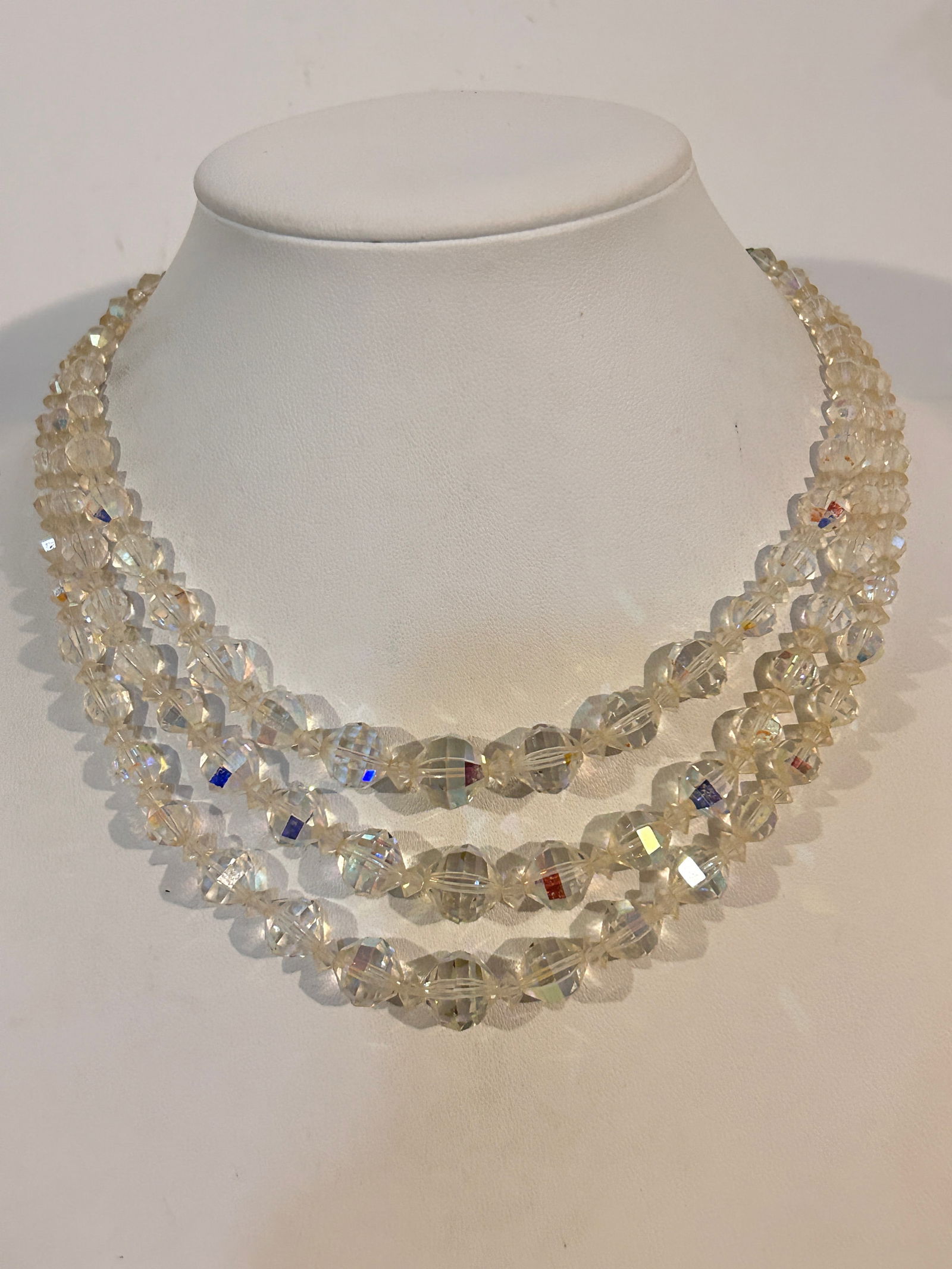 Vintage Luguna Crystal bead Necklace 13": Vintage Luguna Crystal bead Necklace 13" Please view all photos as they are part of the description and condition of this Item, Feel free to contact me with questions or picture requests! Used Item AS