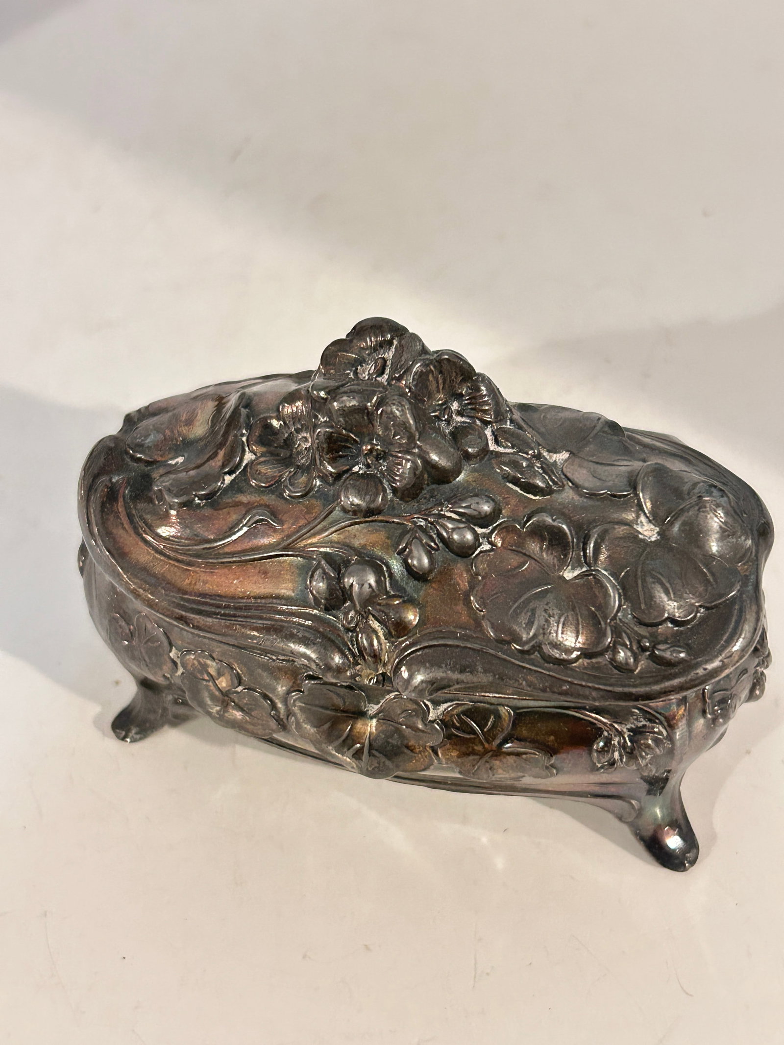 Vintage floral cast mini trinkit jewelry box 4": Vintage floral cast mini trinkit jewelry box 4" Please view all photos as they are part of the description and condition of this Item, Feel free to contact me with questions or picture requests! Used 