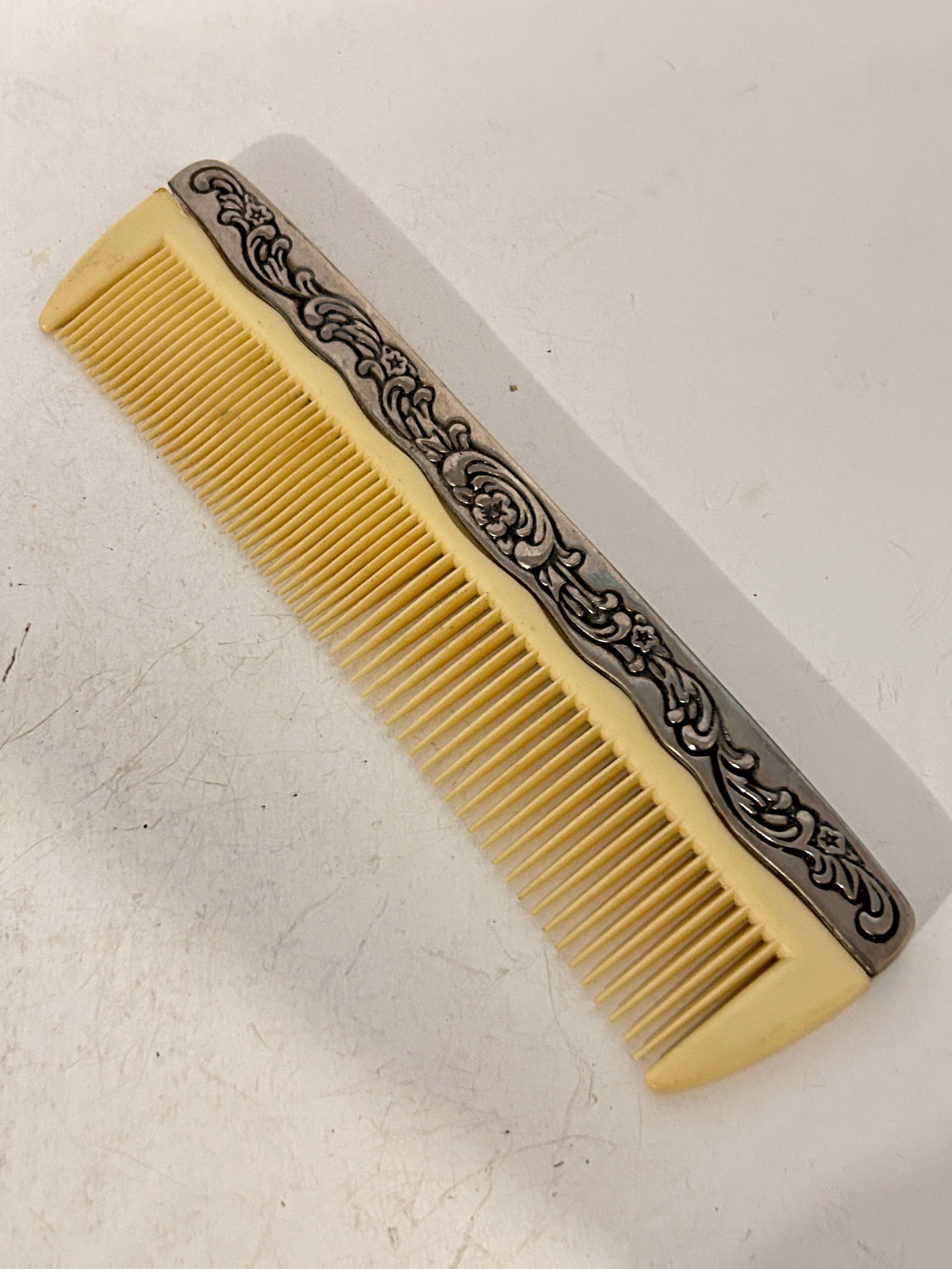 Vintage Handheld Hair Comb Silver Plate Ornate Floral Design: Vintage Handheld Hair Comb Silver Plate Ornate Floral Design Please view all photos as they are part of the description and condition of this Item, Feel free to contact me with questions or picture re