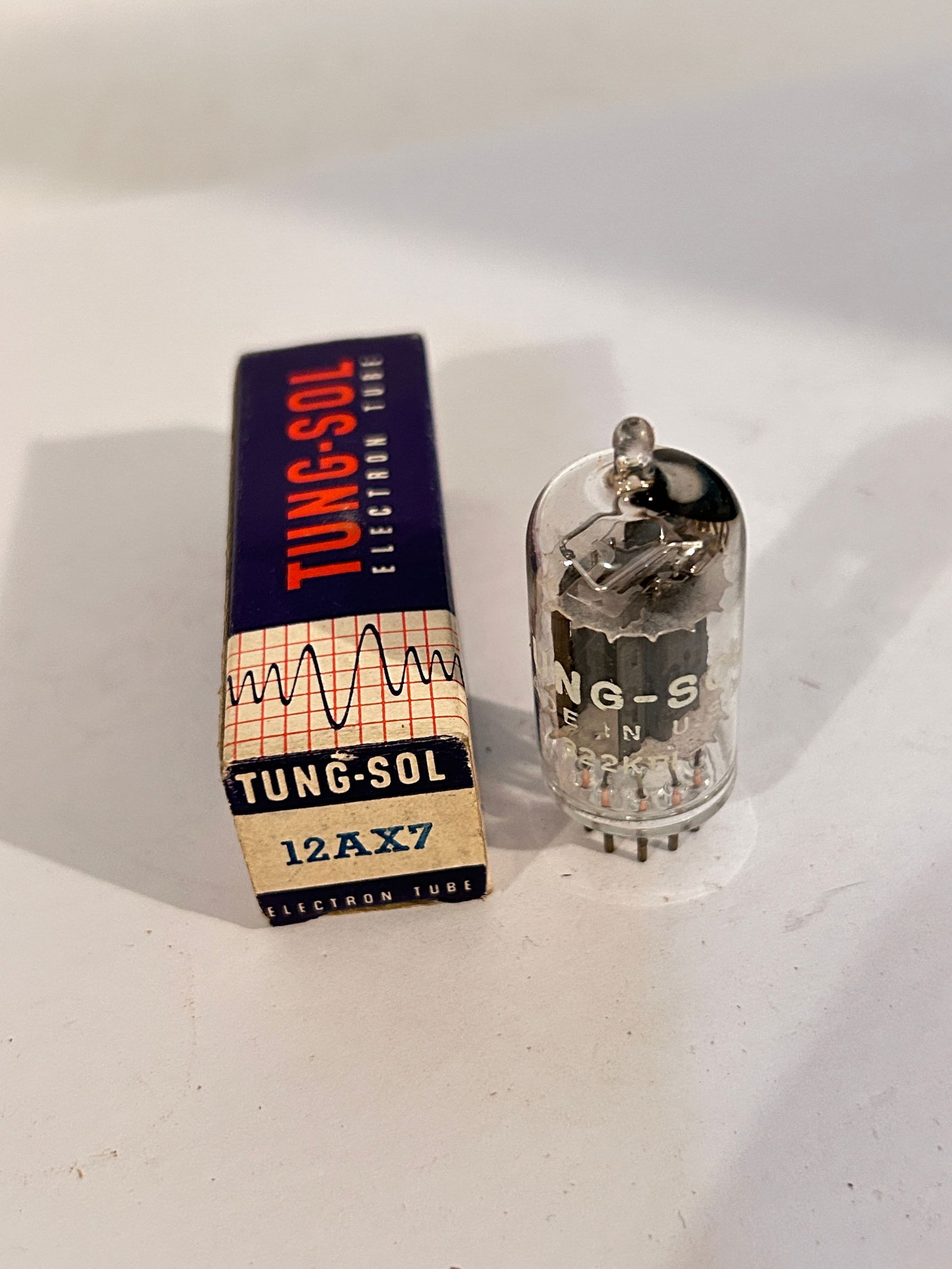 Vintage Tung-Sol 12AX7 Vaccum Tube (1 of 6)